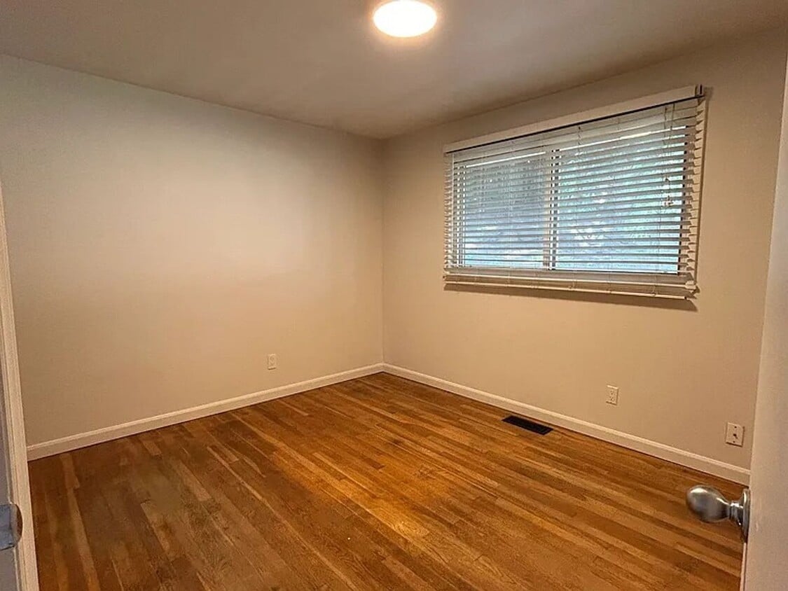 Primary Photo - Charming 3-Bedroom Rambler in Seatac Avail...