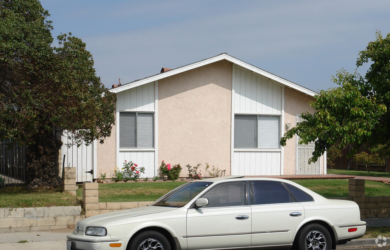 Building Photo - 3030 Olds Rd