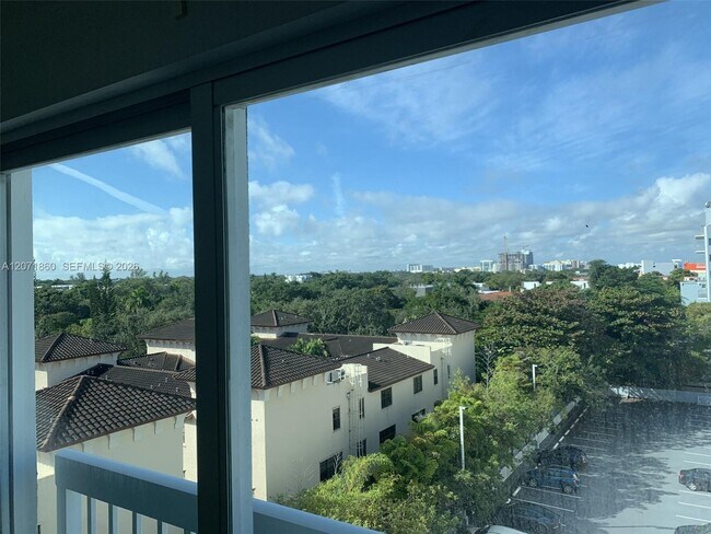 Foto del edificio - 2740 SW 28th Ter