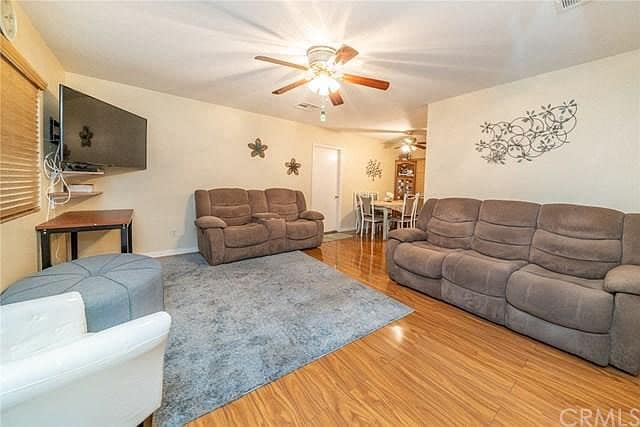 Foto del edificio - 551 Holladay Pl