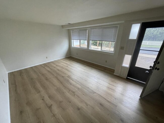 Foto del edificio - 1651 NW Taylor Ave