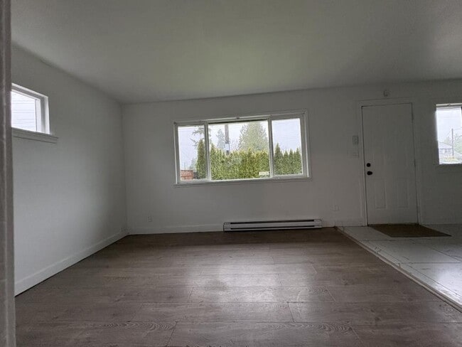 Building Photo - 1 bedroom in Maple Ridge BC V2X 3L4