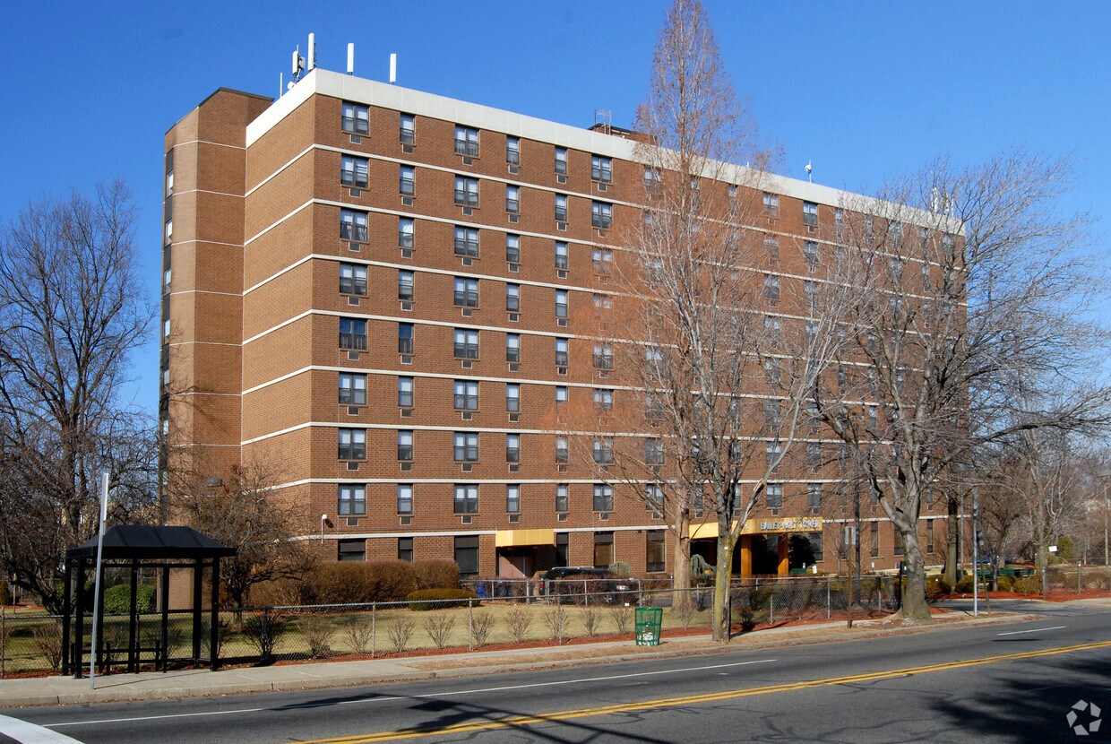 Building Photo - Bailey-Holt Tower