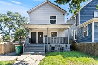 Building Photo - 316 N Hickory St