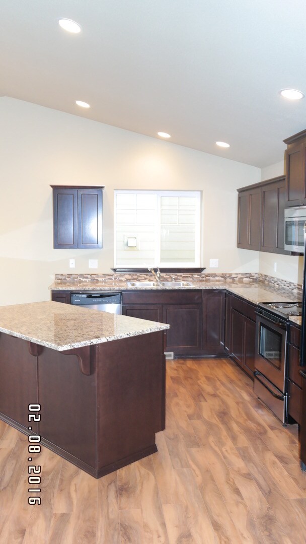 Foto del edificio - 1529 E Gateway Heights Loop