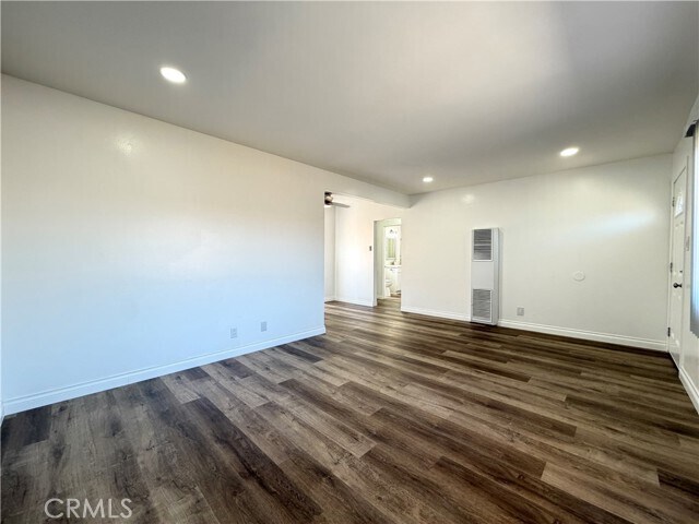 Foto del edificio - 21030 Reynolds Dr