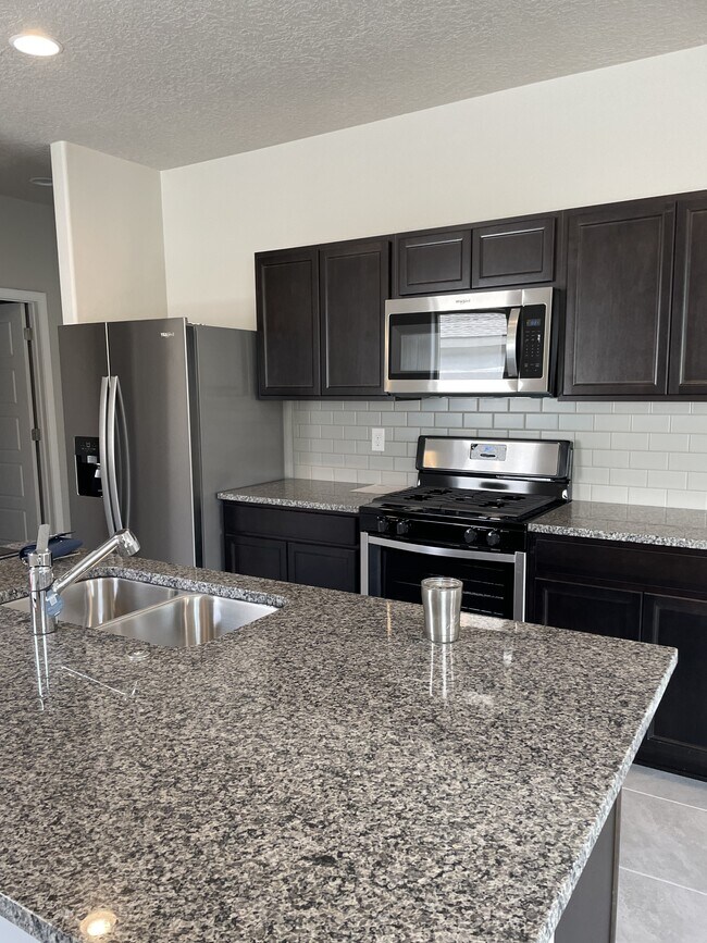 Foto del edificio - 4868 Longs Peak Rd NE