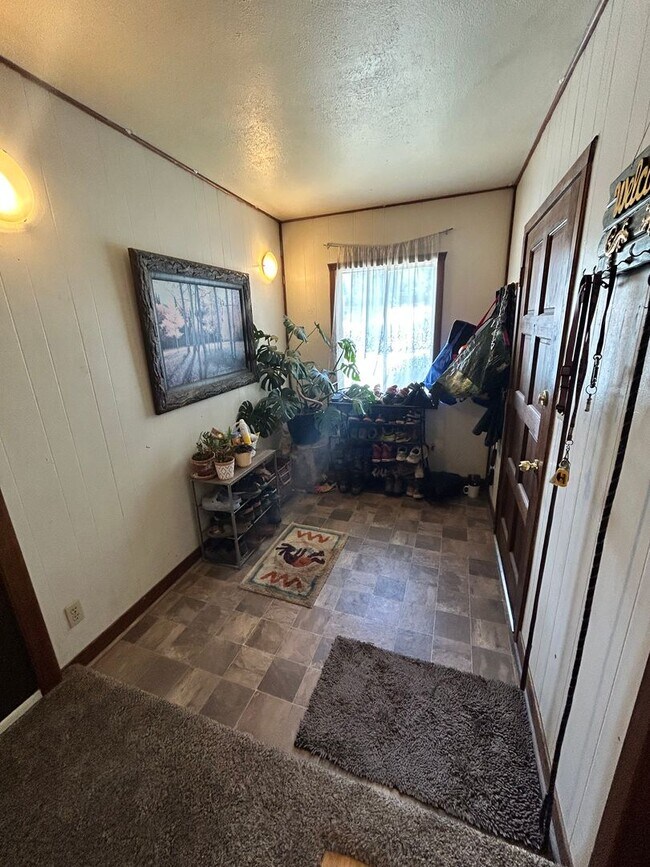 Foto del edificio - Three Bedroom House in Great Neighborhood!