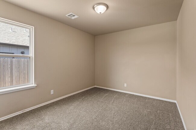 Building Photo - Owasso