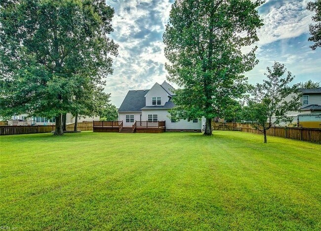 Foto del edificio - 1516 Clearwater Ln