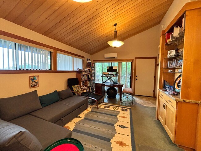 Building Photo - 1 Bedroom Sylvan Heights Condo with Water,...
