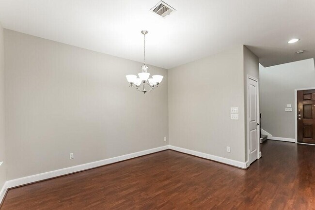 Foto del edificio - 2403 Lacyberry St