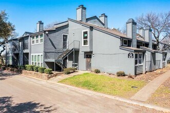 Building Photo - 9696 Walnut St