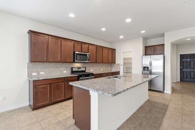 Foto del edificio - 244 Firethorn Dr