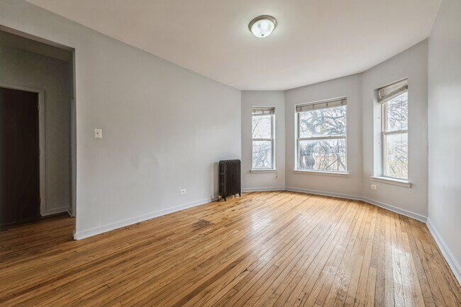 Building Photo - 308 N Kedzie Ave