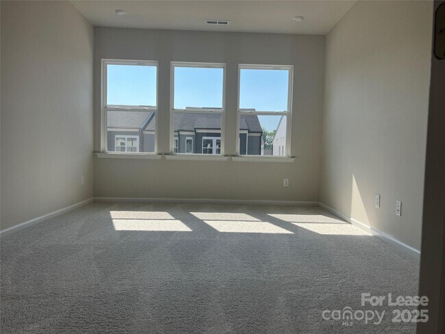 Foto del edificio - 3119 Hutton Gdns Ln