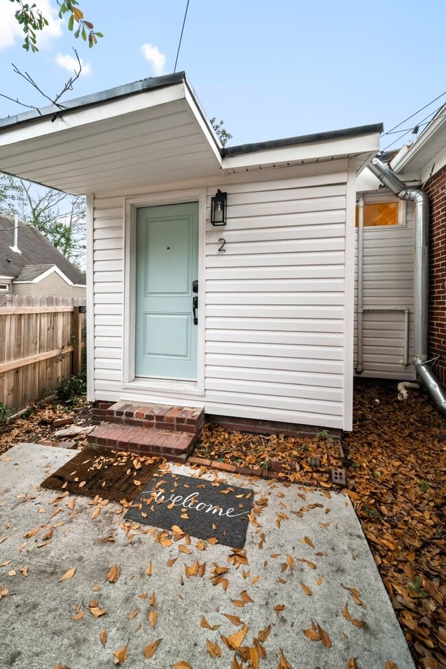 Building Photo - 4003 Devine St