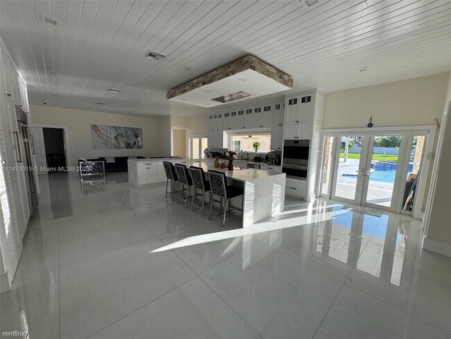 Foto del edificio - 5 br, 4 bath House - 1841 SW 126th Ct # 0