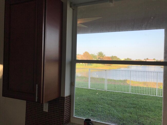 Foto del edificio - 6292 Shadow Tree Ln