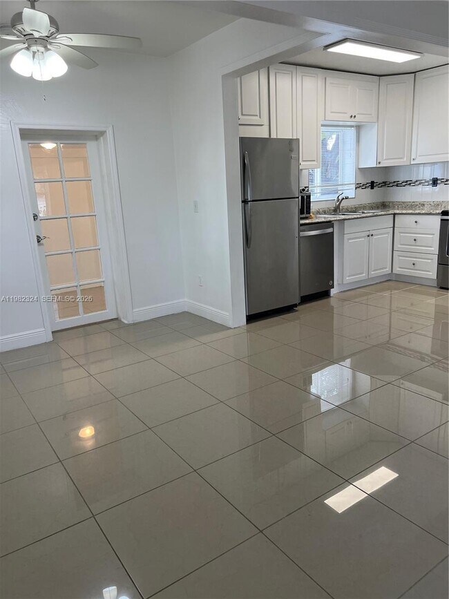 Foto del edificio - 1400 NE 175th St