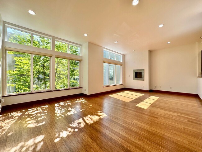 Foto del edificio - Stunning Townhome for Lease  in Seattle’s ...
