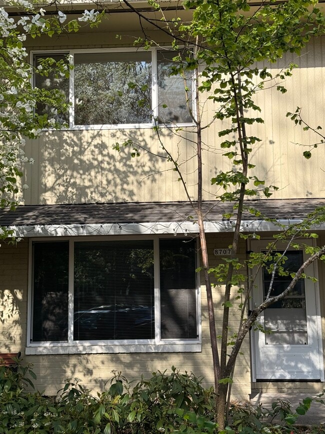 Building Photo - 8707 Southeast 9th Avenue