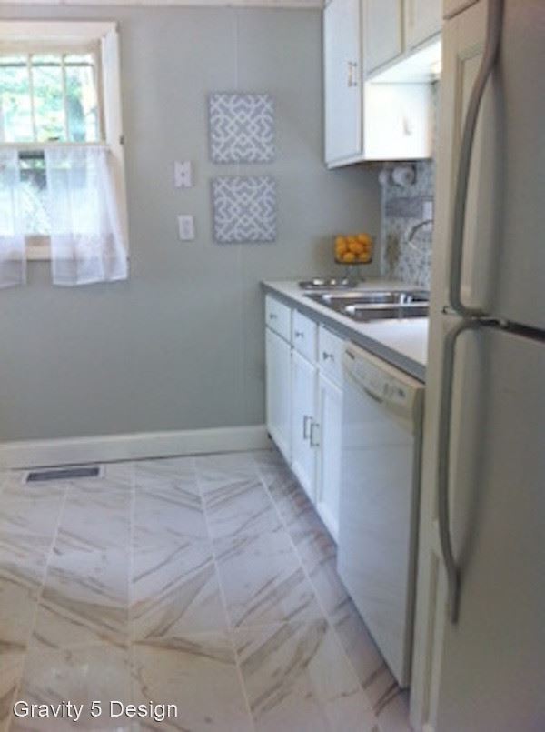 Primary Photo - 2 br, 1 bath Apartment - 809 E. Monroe St.