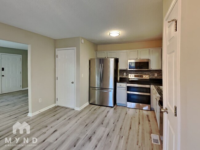 Foto del edificio - 107 Huntington Ct