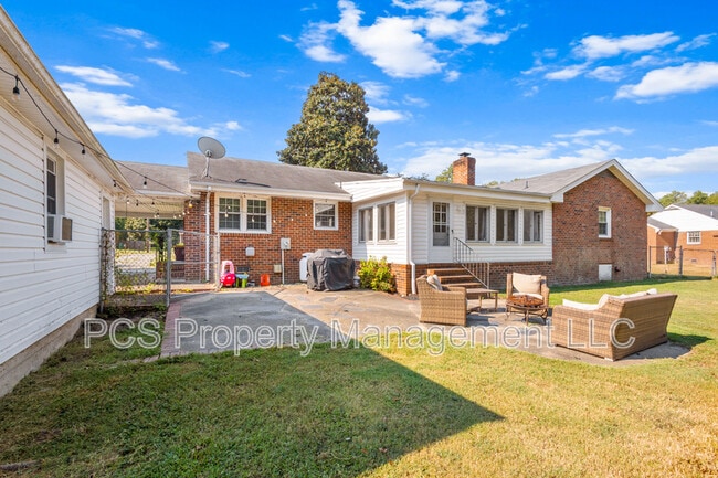 Foto del edificio - 1871 Pender Ave