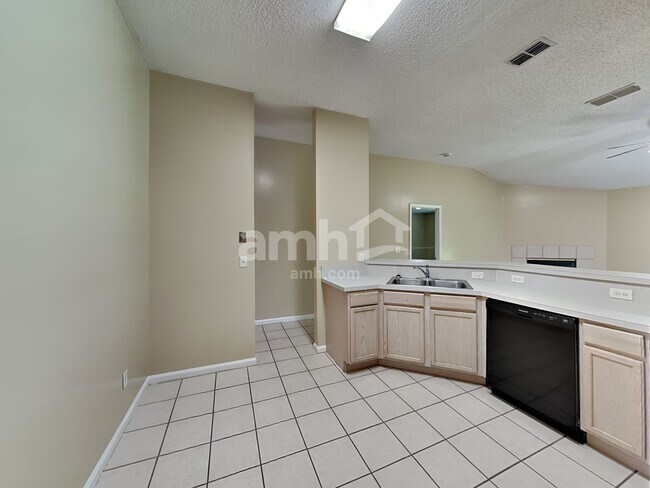 Foto del edificio - 3370 Westfield Dr