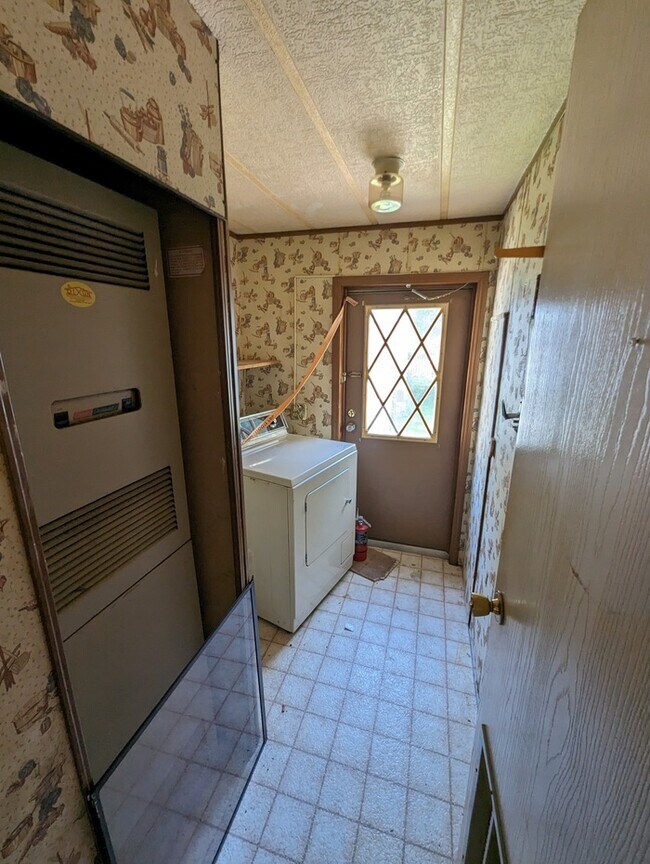 3113 W Chain of Rocks Rd, Granite City, IL 62040 House for Rent in Granite City, IL