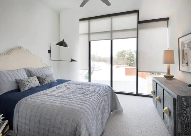 Foto del edificio - 3465 Roxboro Rd