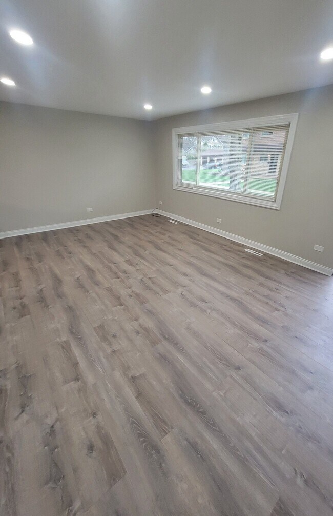 Foto del edificio - 486 Duane Terrace