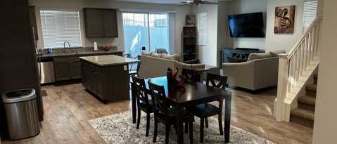 Foto del edificio - 215 Silver Fir Ct