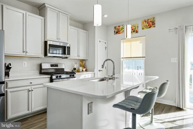 Foto del edificio - 144 Fletcher Cir