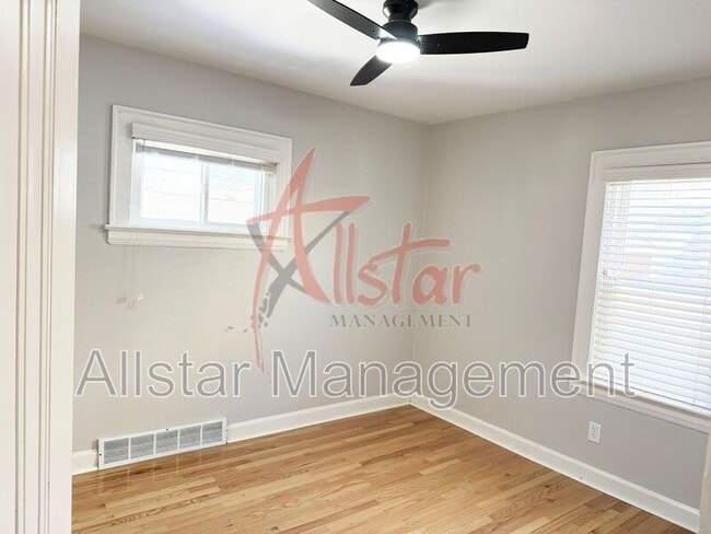 Building Photo - 3464 Granton Ave