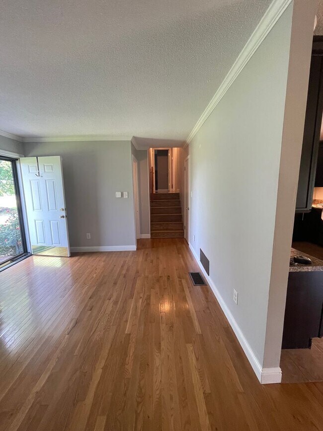 Foto del edificio - Maryville 37801 - 3 bedroom, 1.5 Bath home...