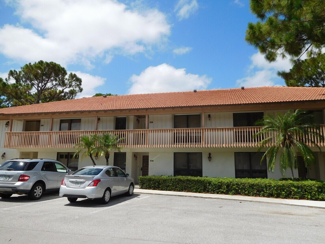 310 Brackenwood Cir, Palm Beach Gardens, FL 33418 Condo for Rent in