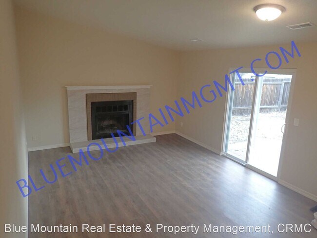 Foto del edificio - 3 br, 1.5 bath House - 3555 Rockhampton Court