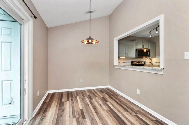Foto del edificio - 9214 Kings Canyon Dr