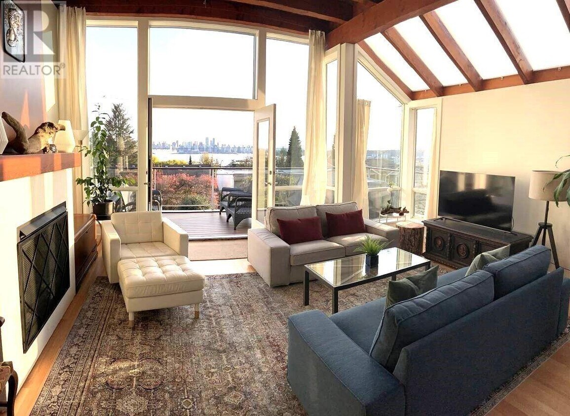 Photo principale - 1 251 6 STREET