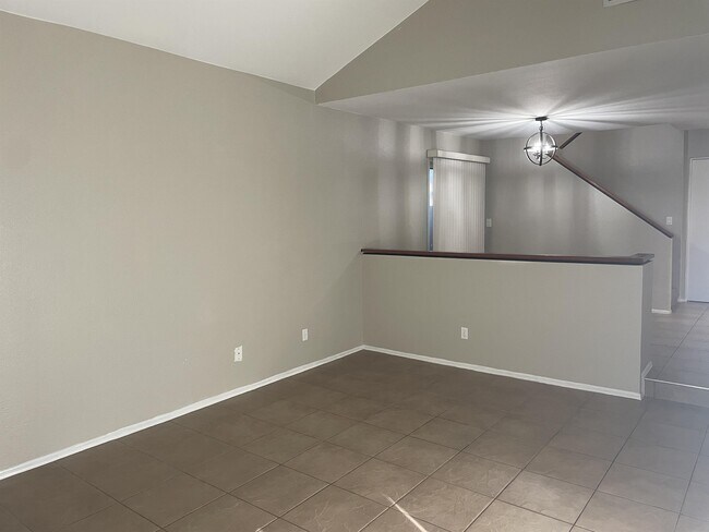Building Photo - 3302 E Aire Libre Ave