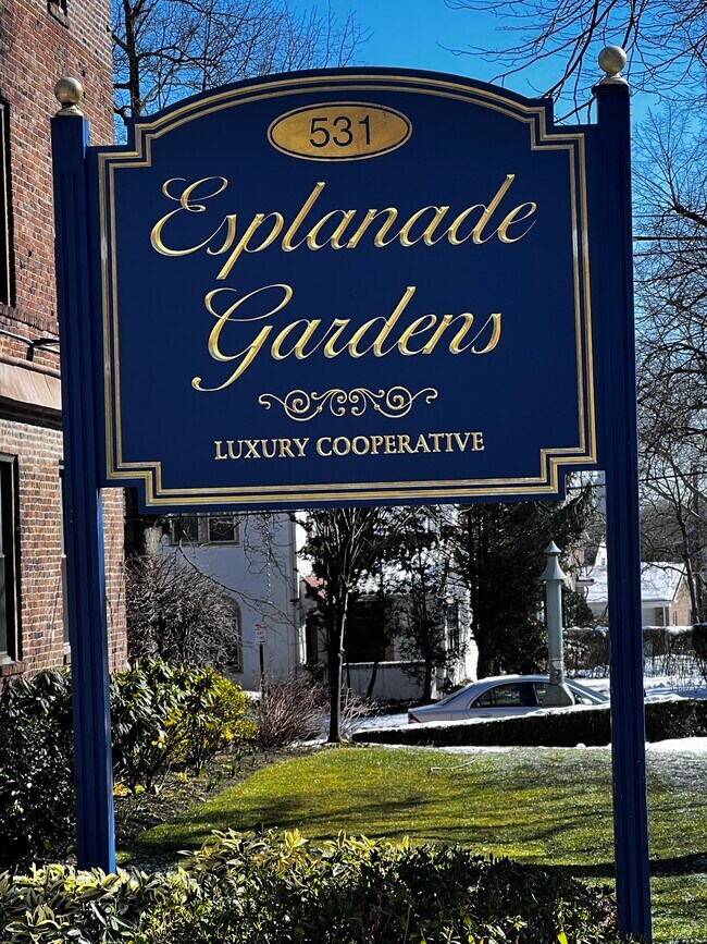 Foto del edificio - 531 E Lincoln Ave