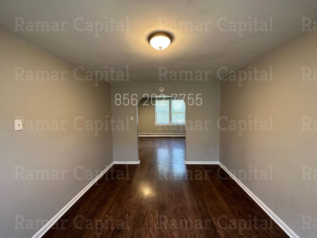 Foto del edificio - 3 Bedroom / 1 bath Row-house available NOW!!!