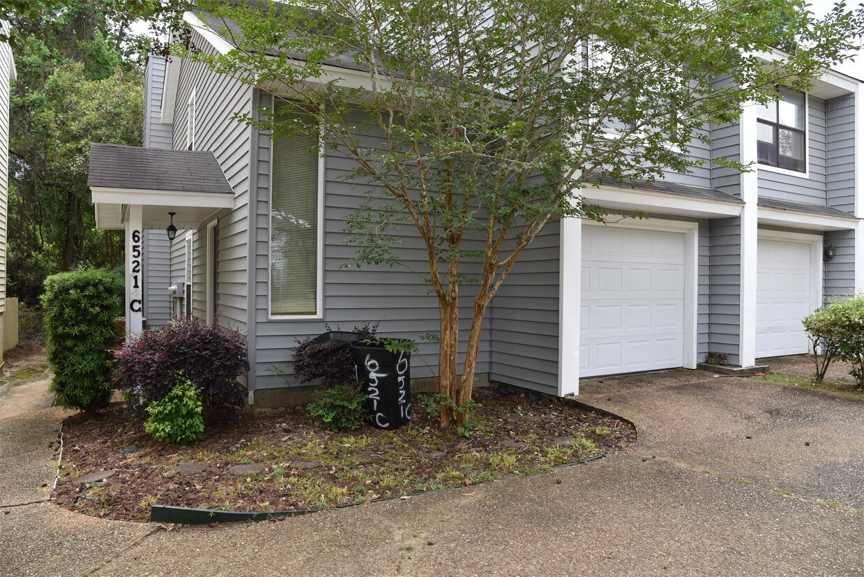 Primary Photo - 6521 Cedar Bend Ct