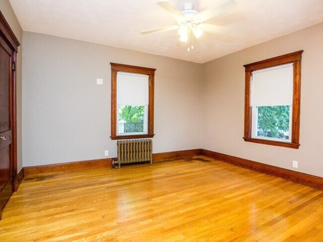 Building Photo - 9 Narragansett St