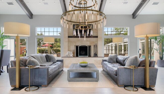 Foto del edificio - 1351 Ivy Ln