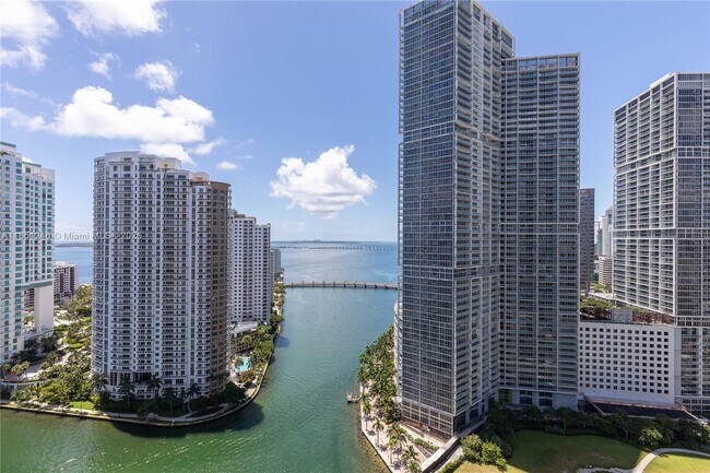 Foto del edificio - 300 Biscayne Blvd Way