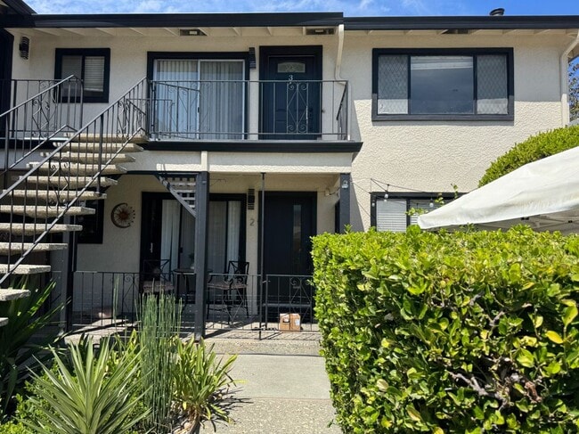 Building Photo - 849 Opal Dr
