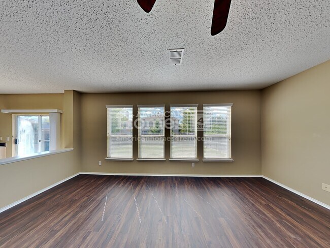 Building Photo - 904 Gillon Drive